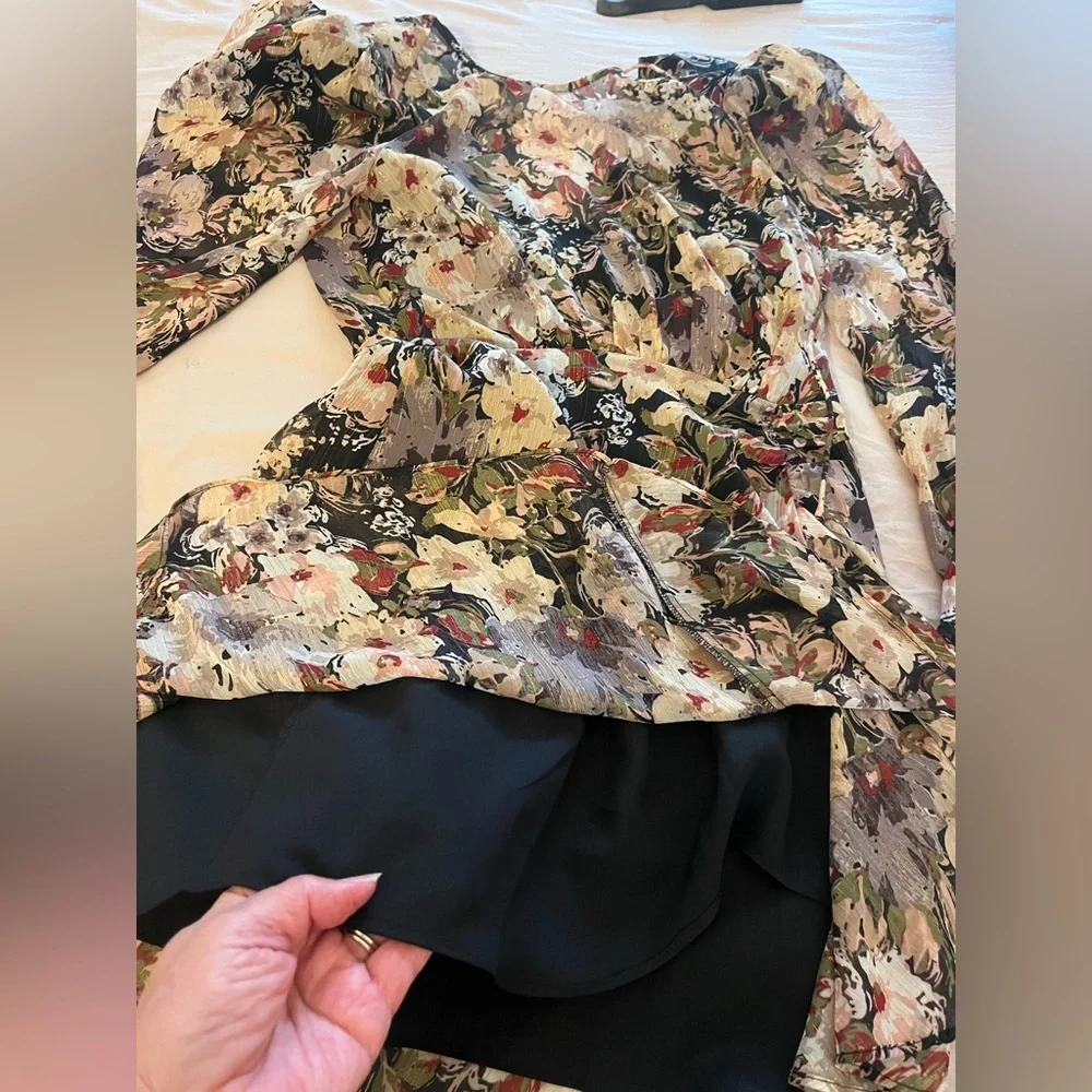 ASTR The Label, Floral Long Sleeve Dress - Picture 13 of 17